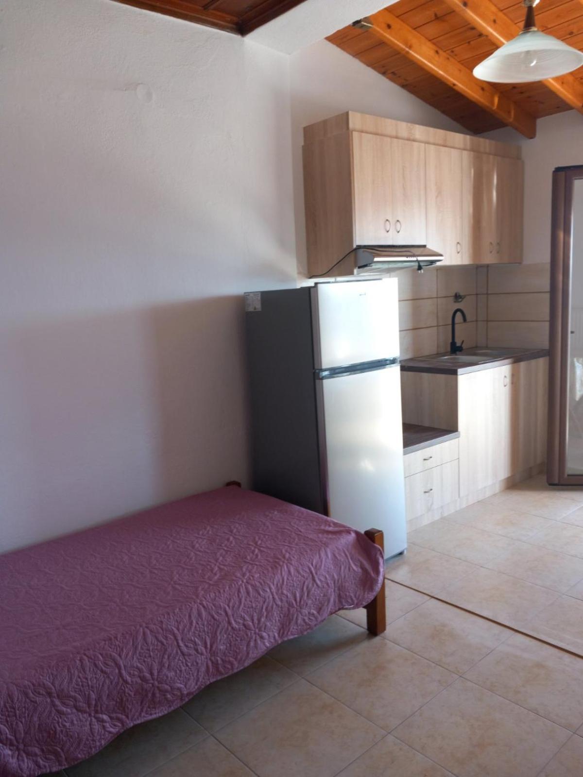 Katerinas Apartmens Skiathos Town Exterior photo