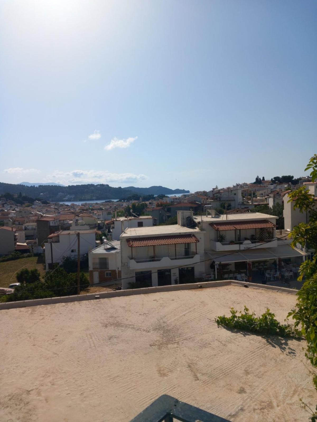 Katerinas Apartmens Skiathos Town Exterior photo
