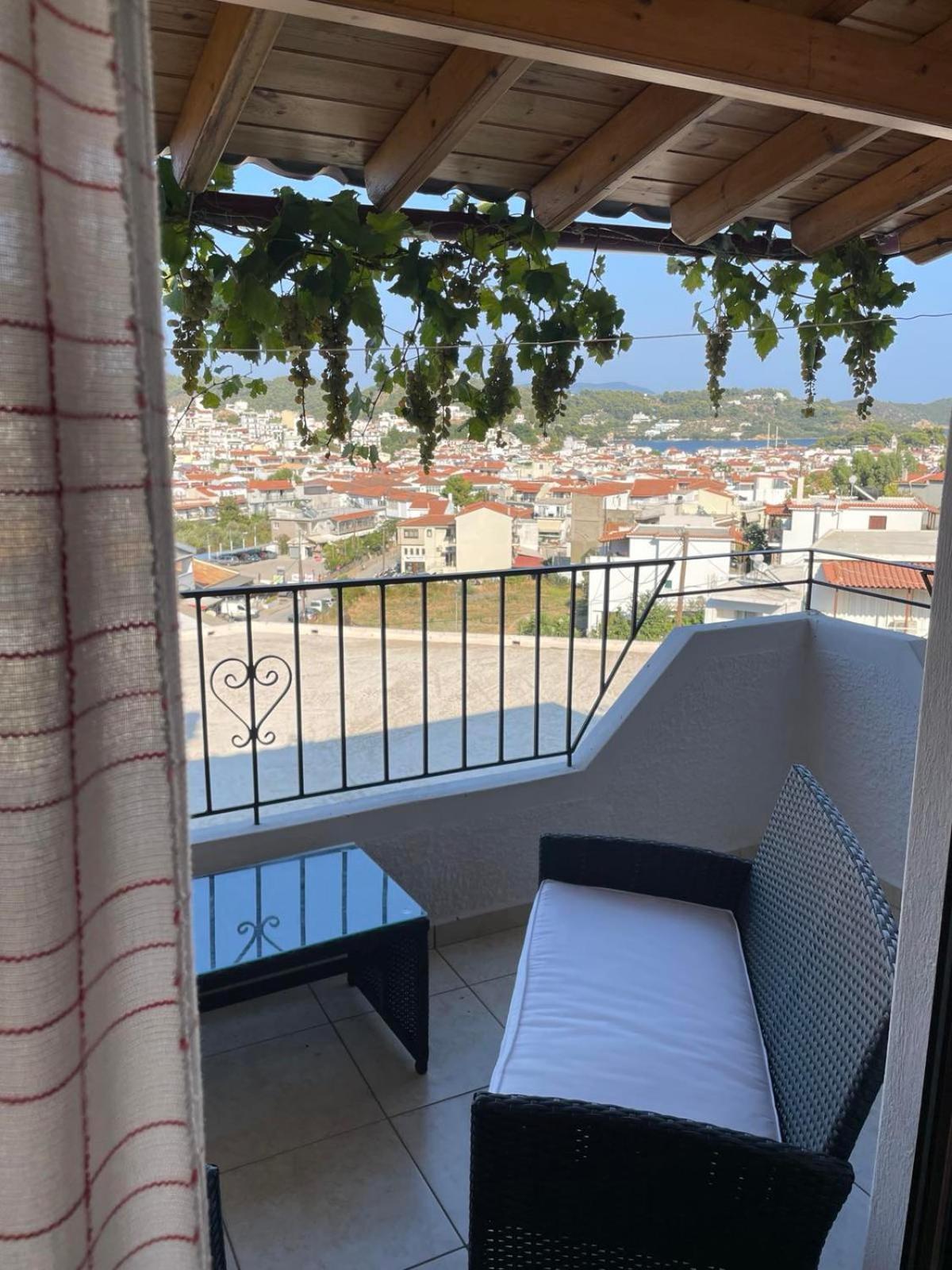 Katerinas Apartmens Skiathos Town Exterior photo