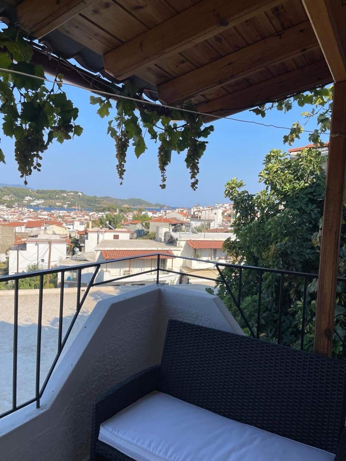 Katerinas Apartmens Skiathos Town Exterior photo